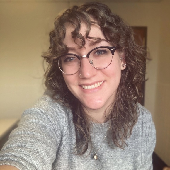 Meet your Posher, Ruby - Picture 2 of 12